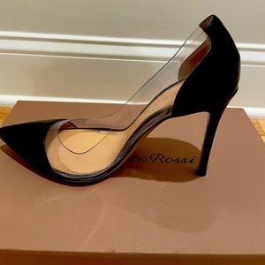 Sexy Gianvito Rossi Plexi Pump. Size 36